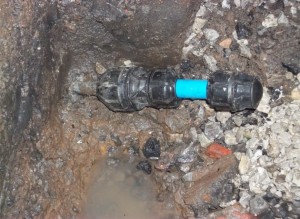 Temporary repair to leaking pipe
