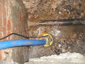 Water leak on supply pipe